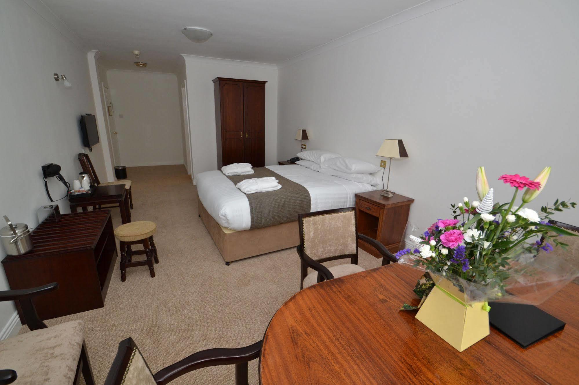 Bay View Hotel Кіллібеґс Екстер'єр фото
